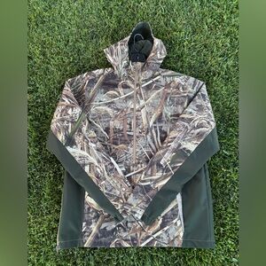 Men's Camo Under Armour Hooded Hunting Jacket - Olive Green Accent